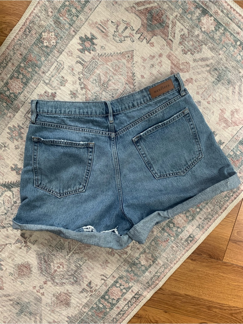 Neuflora High-Rise is Blue Denim Shorts - Picture 4 of 4